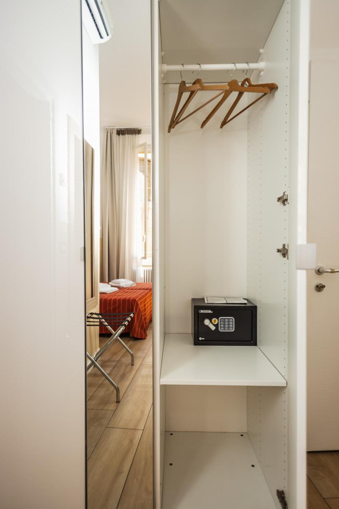 Il Tiro Rooms Bologna Bagian luar foto